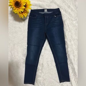 **SOLD**🌼 Plus Size Jeans Sz: 2XL